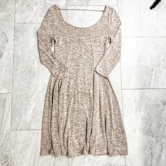 Acemi Beige Open Back 3/4 Sleeve Lightweight Sweater Dress Size Small - Picture 4 of 7